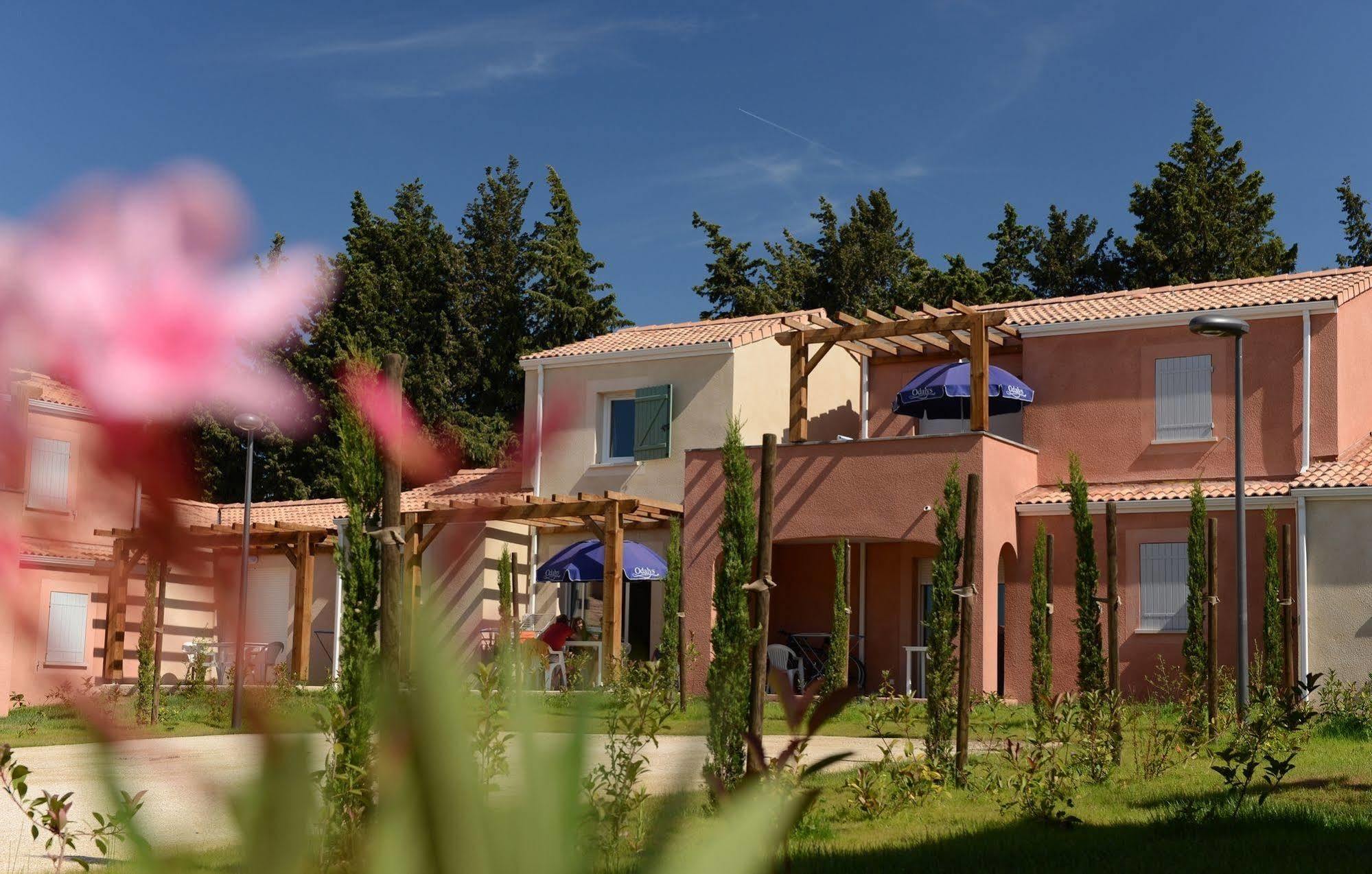 Residence Odalys Le Mas Des Alpilles Paradou Luaran gambar