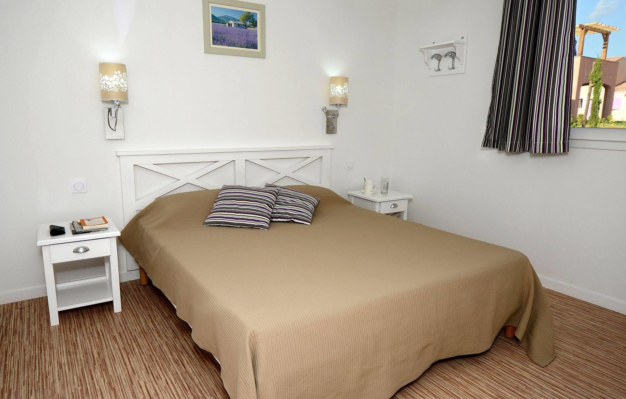 Residence Odalys Le Mas Des Alpilles Paradou Luaran gambar